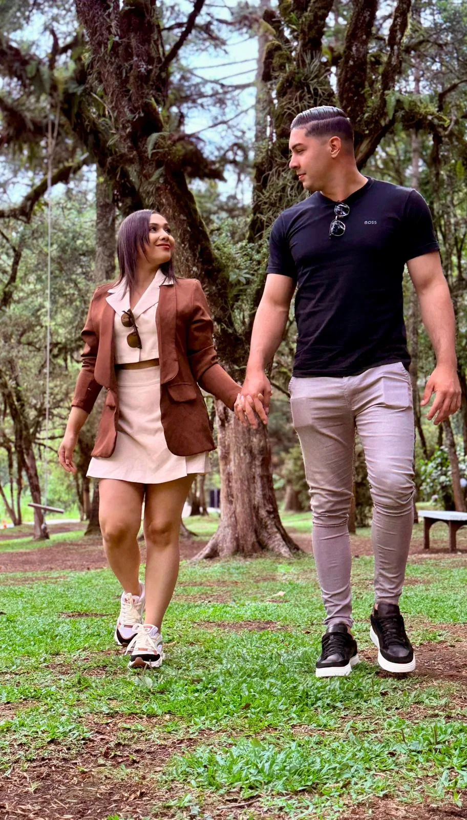 Book do casal em paisagem serrana de Monte Verde